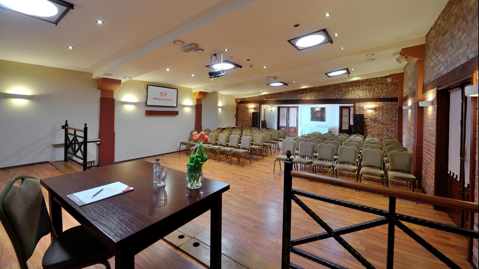 Hotel Diament Vacanza Katowice - Siemianowice Siemianowice Śląskie 外观 照片