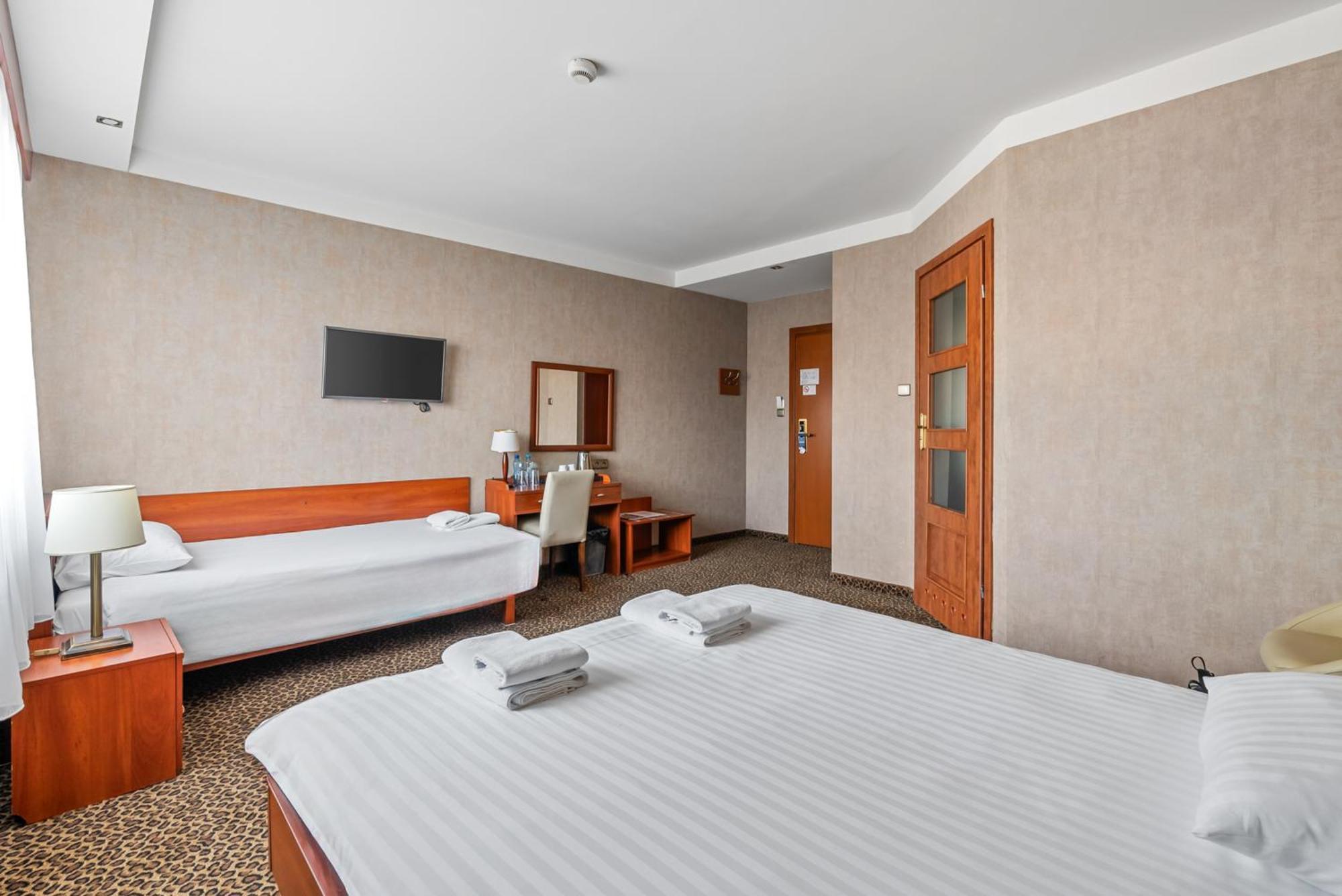 Hotel Diament Vacanza Katowice - Siemianowice Siemianowice Śląskie 外观 照片